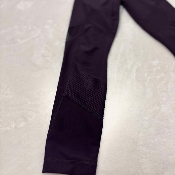 Women's Violet Leggings with Mesh & Raised Fabric Accents - Picture 5 of 7